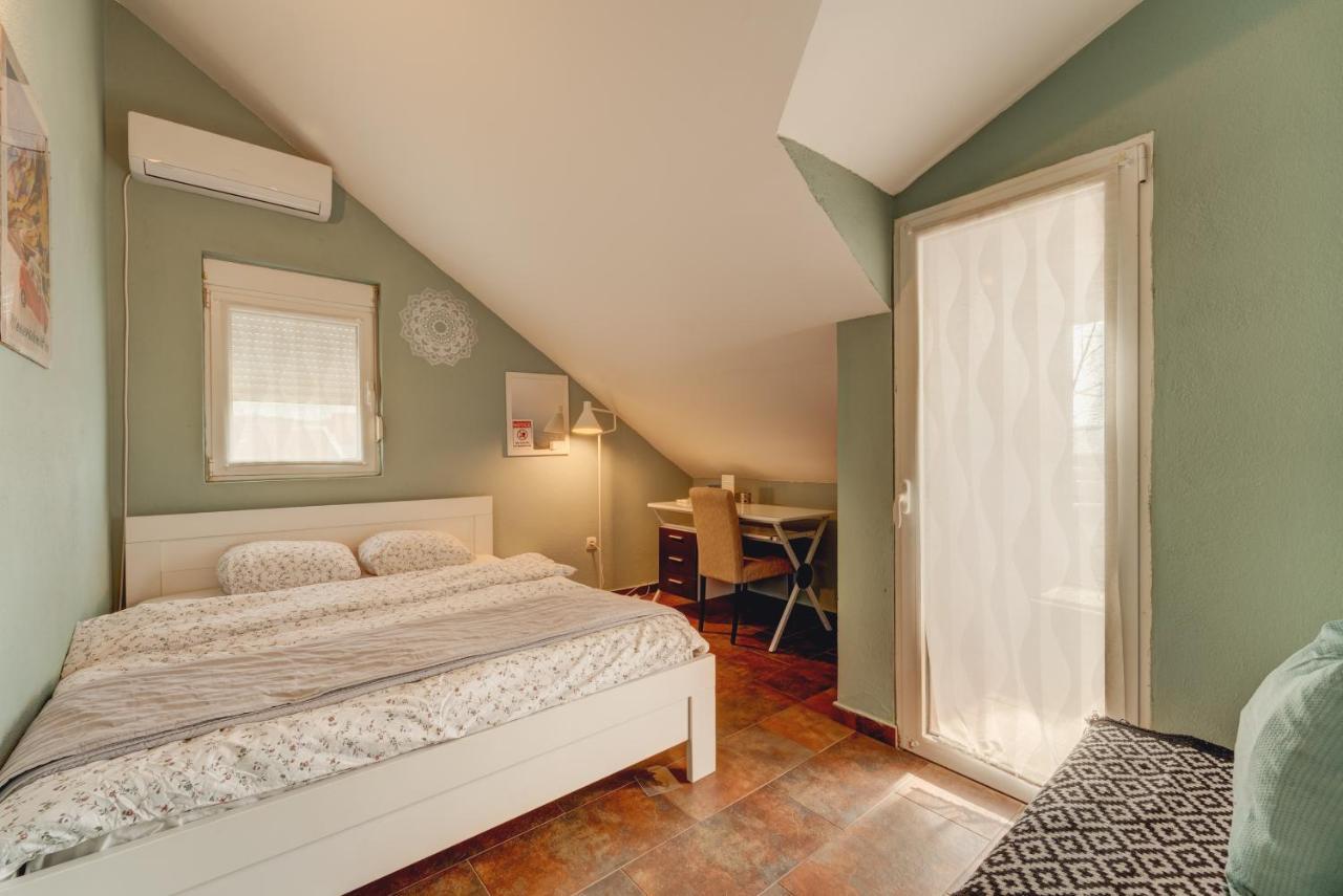 Q Podgorica Beds,Rooms And More Bagian luar foto