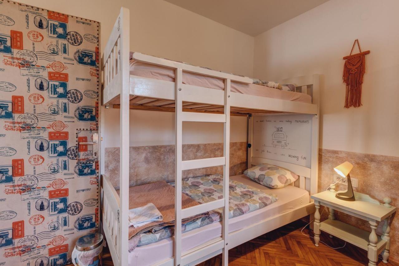 Q Podgorica Beds,Rooms And More Bagian luar foto