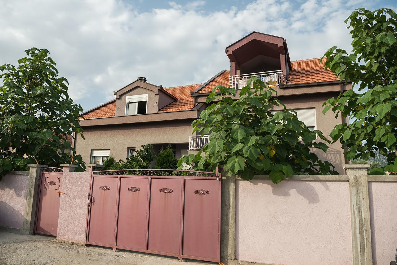 Q Podgorica Beds,Rooms And More Bagian luar foto